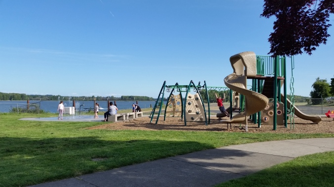 St. Helens Oregon public docks - cruiser's review May 2019 Play structure with water feature at St Helens Public Docks